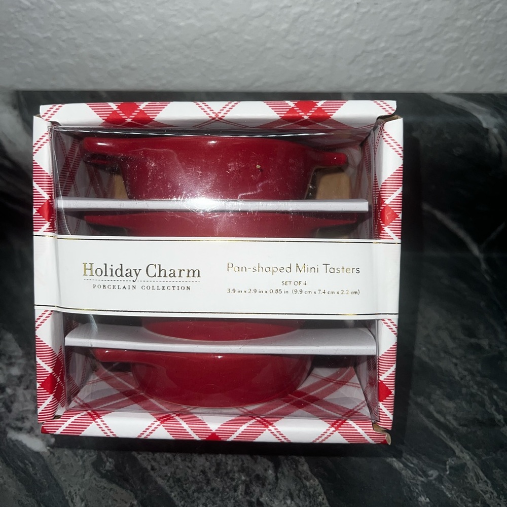 New Holiday Charm Pan shape mini toasters